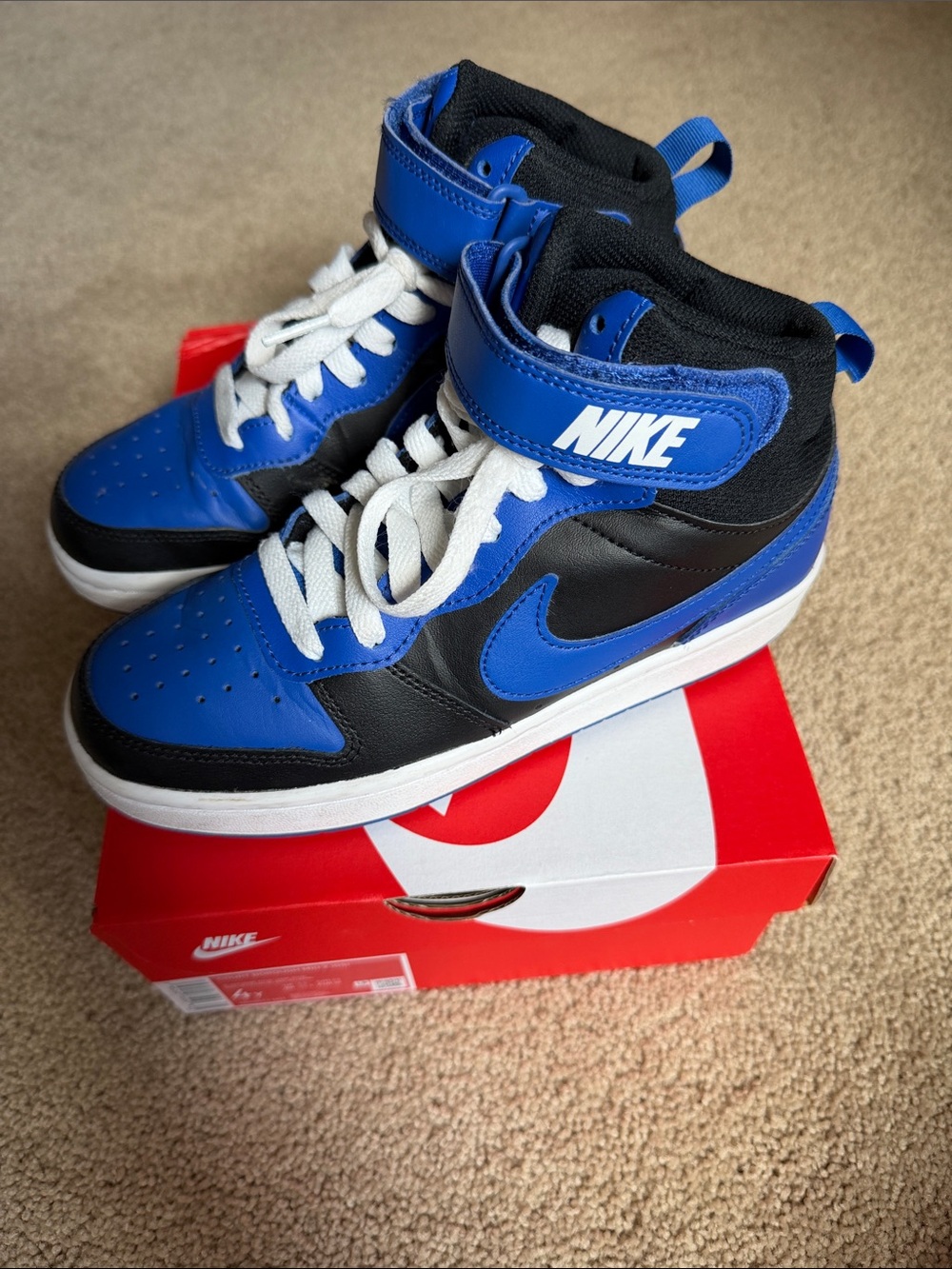 Nike Kids High-Top Court Borough Mid 2 Sneakers in Black & Royal Blue